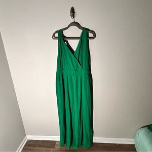 Torrid Vibrant Green Jumpsuit Sz 2 NWT and has pockets